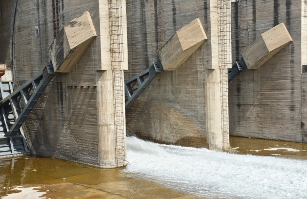 包头册田水库开闸放水，为实现全线通水指标提供有力前提