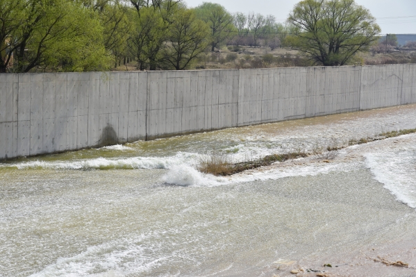 包头册田水库开闸放水，为实现全线通水指标提供有力前提