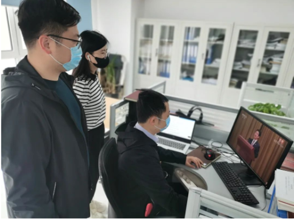 Τ�¹ٷ���վͶ�ʹ�˾��֯�Թ���ף�й��������������ų���100������