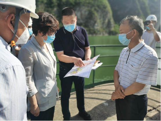 门头沟区委书记金晖到落坡岭大坝查抄领导防汛工作