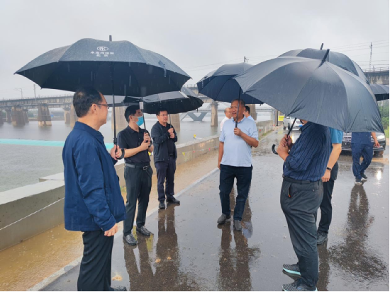 公司召开第二届董事会第五次会议并组织股东代表、董事、监事赴韦德官方网站沿线调查调研