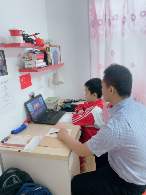 韦德官方网站司当真组织收听收看党的二十大开幕会盛况