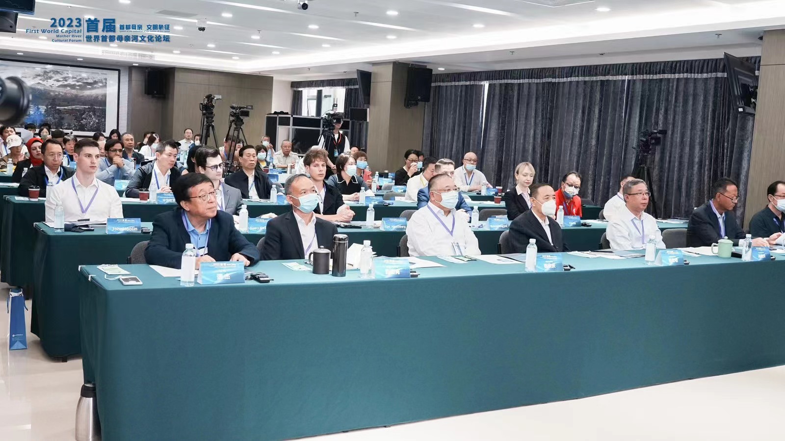 �Ը�������չʾʵ��Ч��������������ɾ͵���