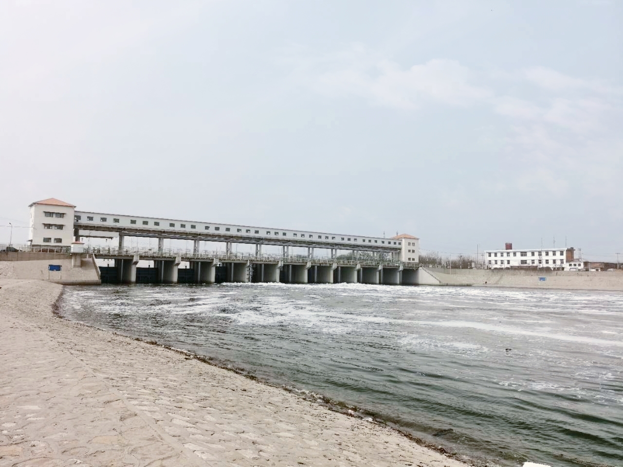 �Ը�������չʾʵ��Ч��������������ɾ͵���