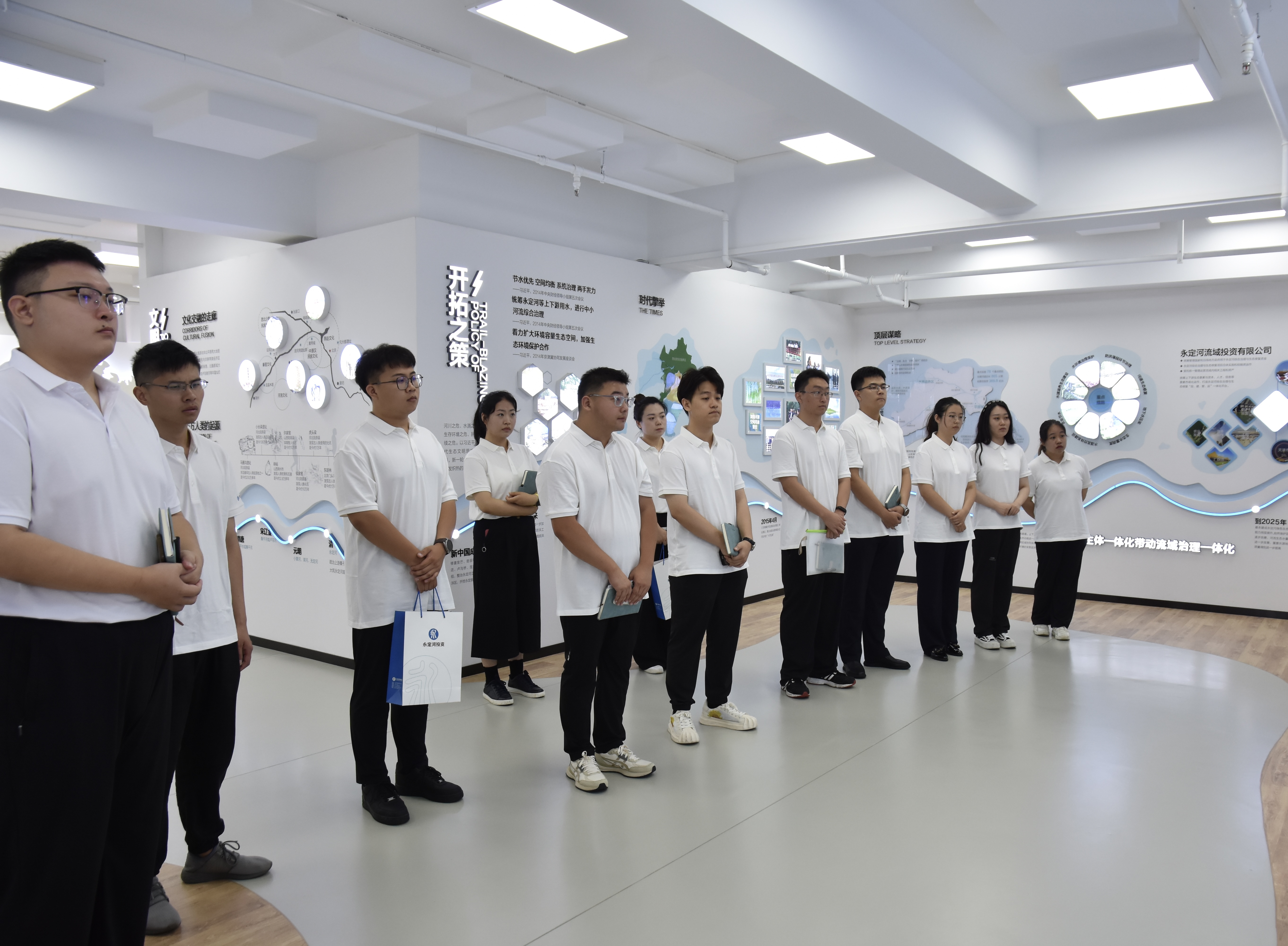 ����㡢�����̣�Τ�¹ٷ���վ����˾�ٿ�2023��Ӧ���ҵ��ӭ�»�