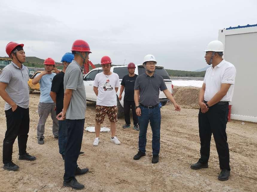 防汛一线 | 延怀生态公司安全撤离洋河水库项目人员机械