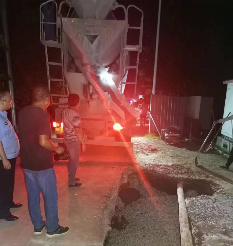 防汛一线 | 天津分公司协助武清区抢建塌陷路面