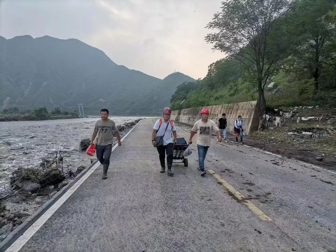 【抗洪前锋榜13】屡次冲锋在前的青年党员