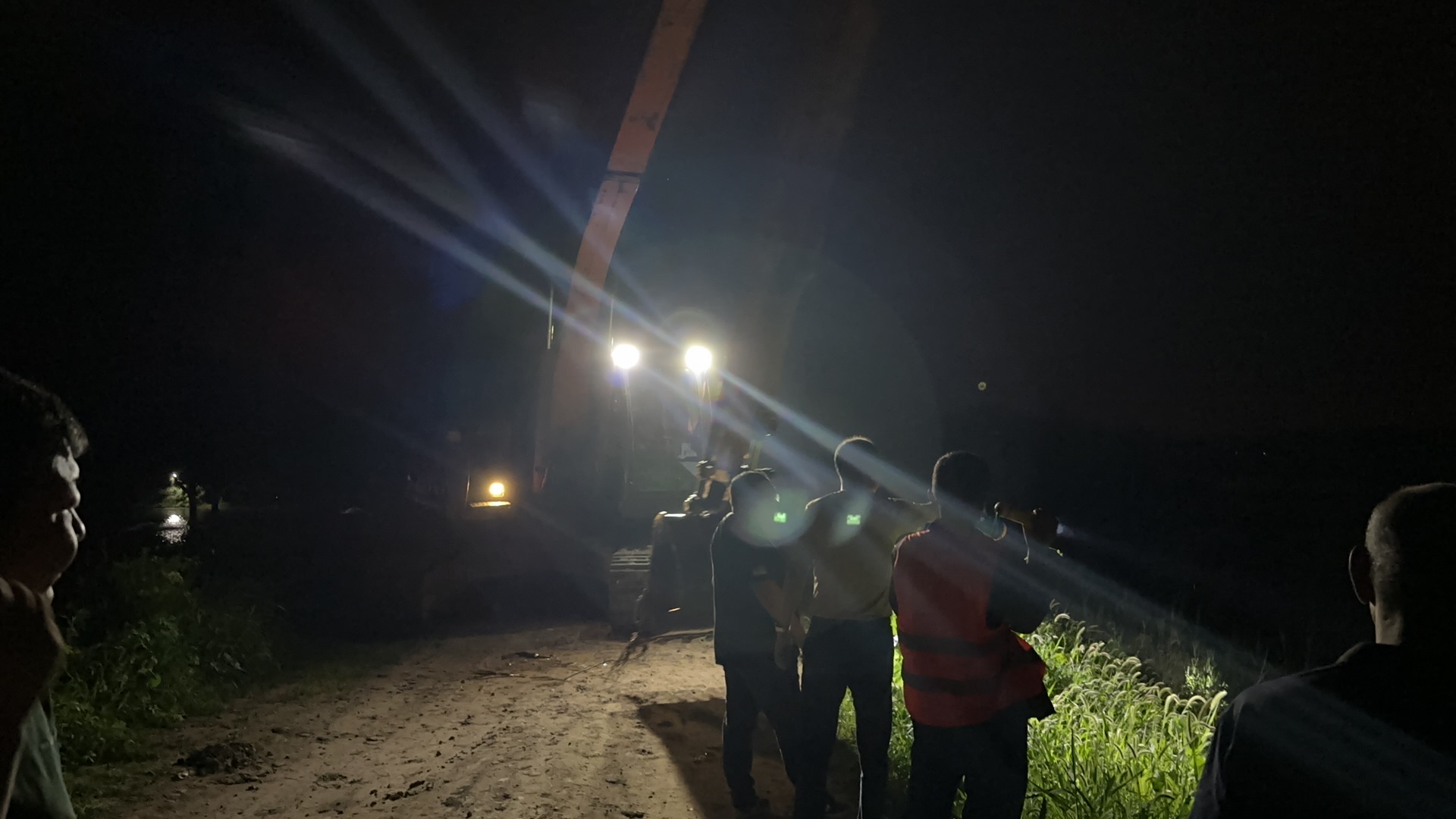 ����ս������ͬ�Ļ������������ֹ�˾�����μӺ��ӡ�23��7���������ش��ˮ�������ռ�ʵ