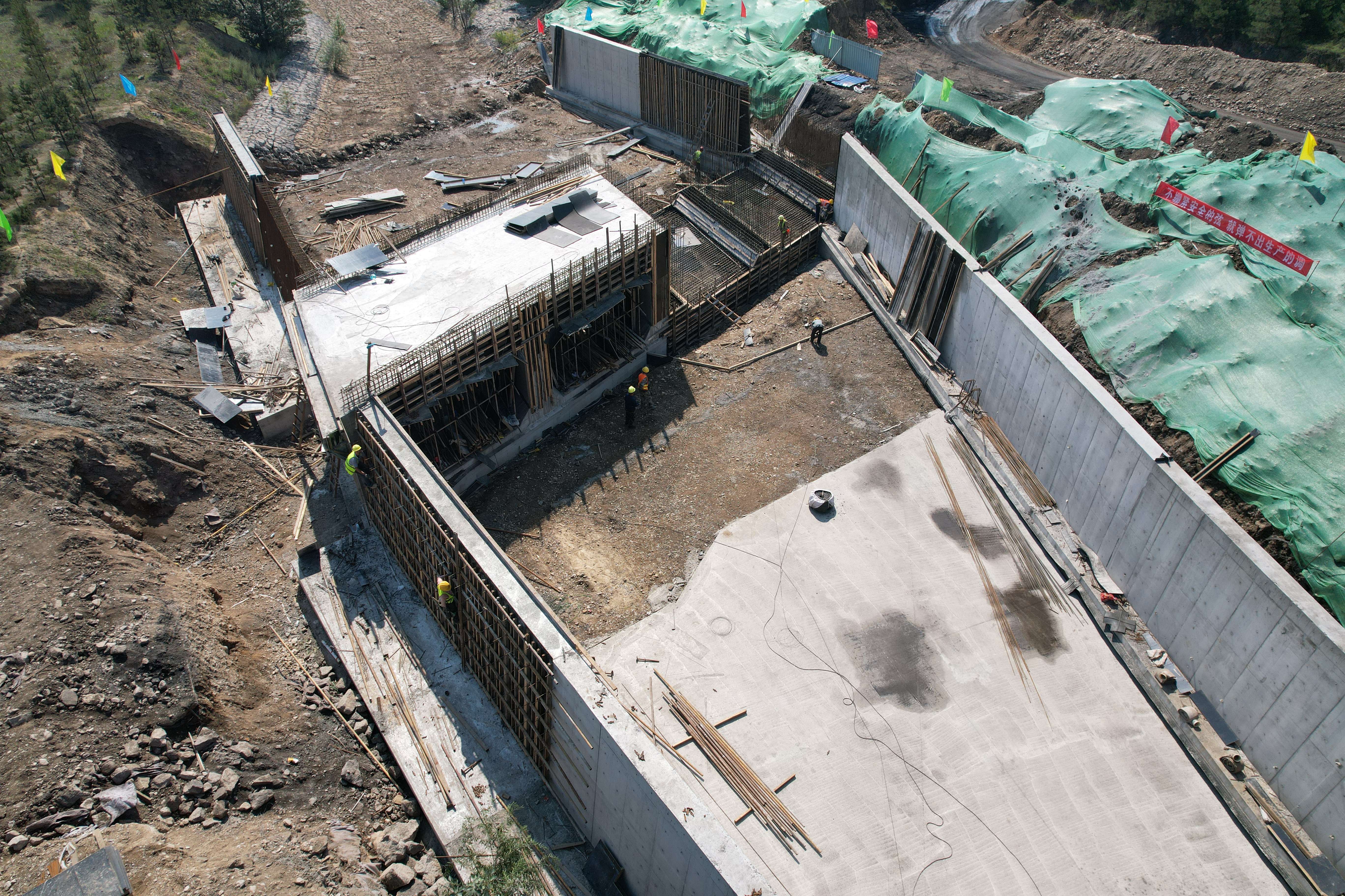 七里河引黄北干1号洞至箱涵入口段河路综合治理与生态建复工程加快推动