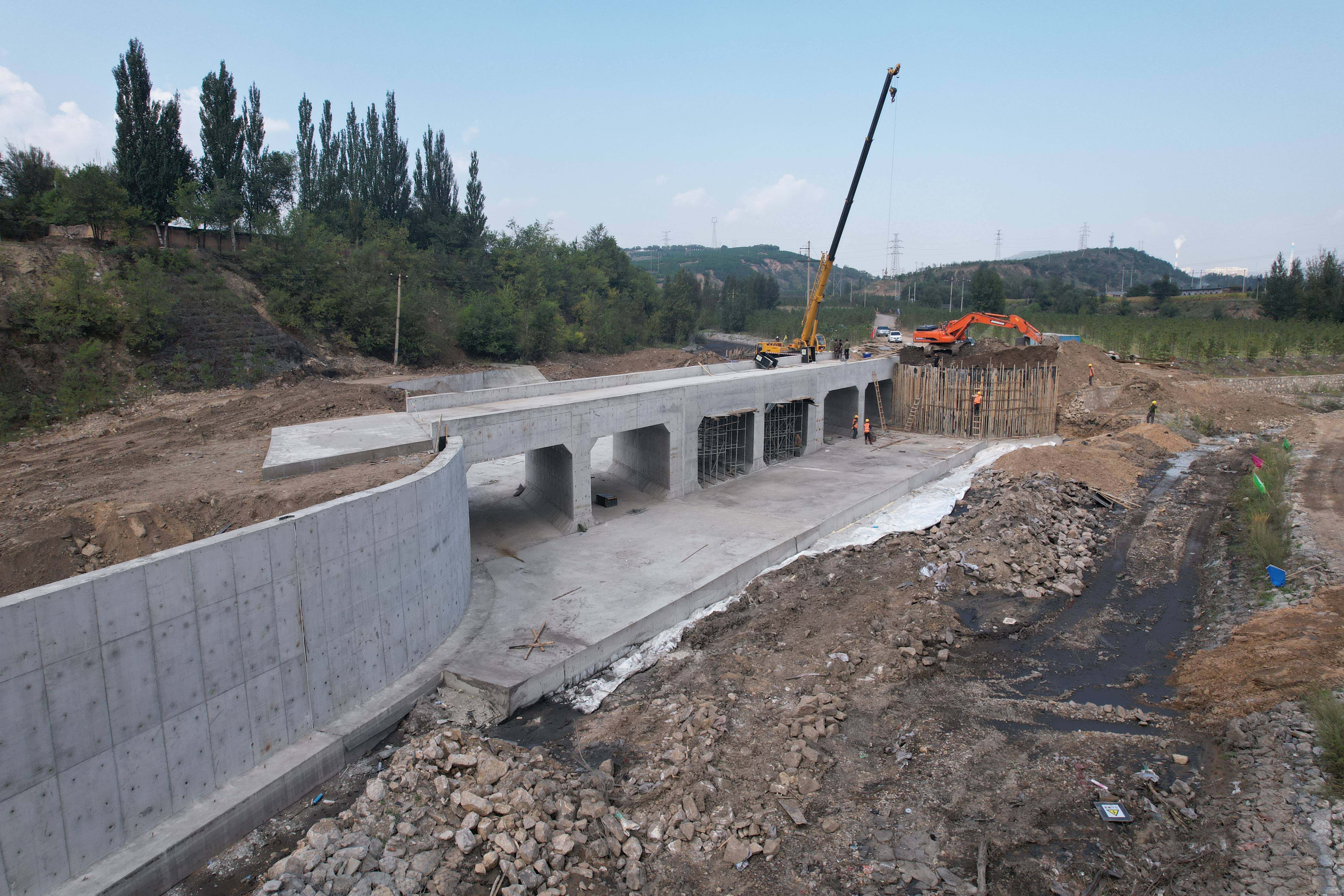 攻坚突破 决胜通水