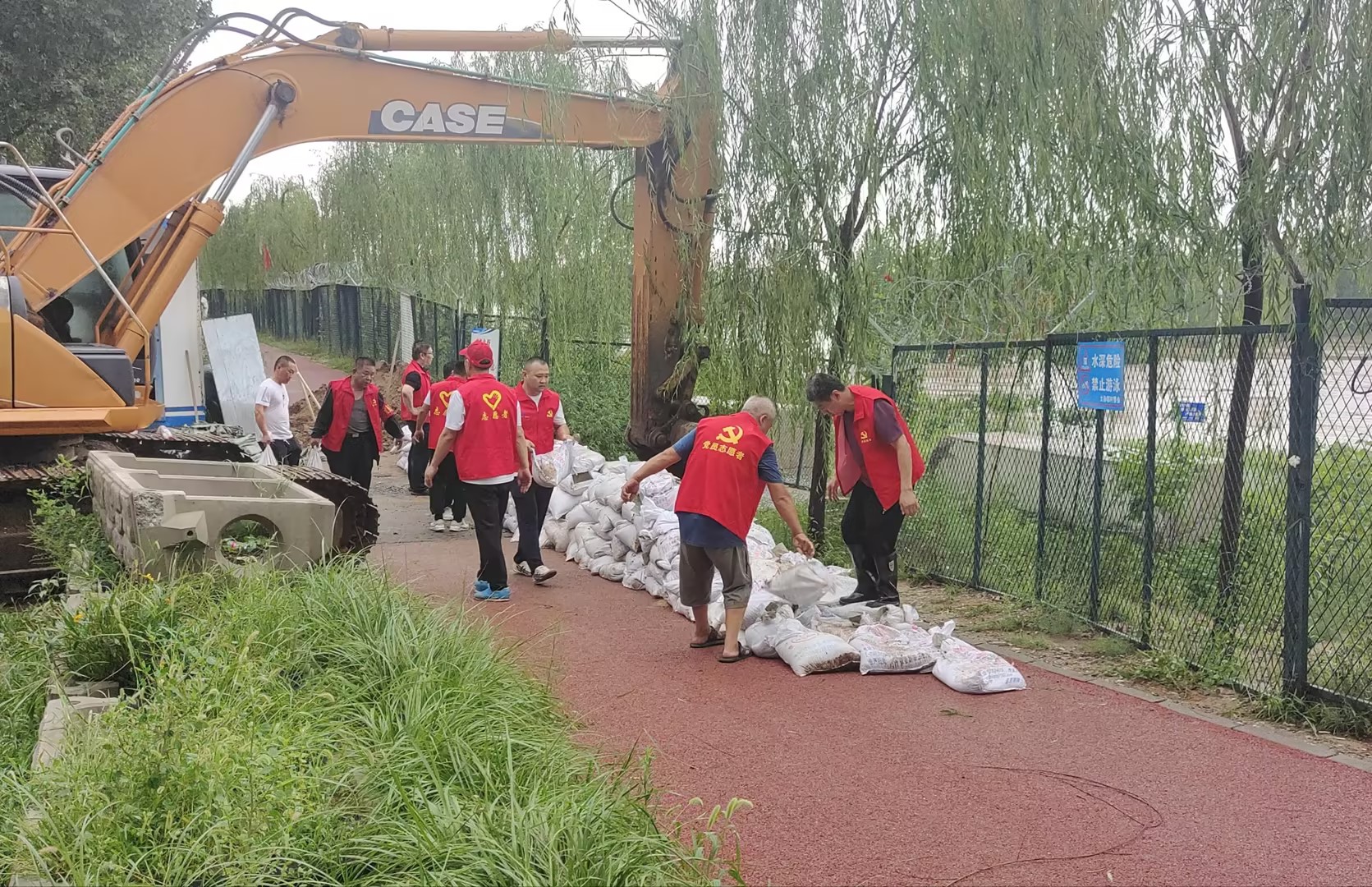 ս��ͼ | ����ͬ�� �ػ�һ������