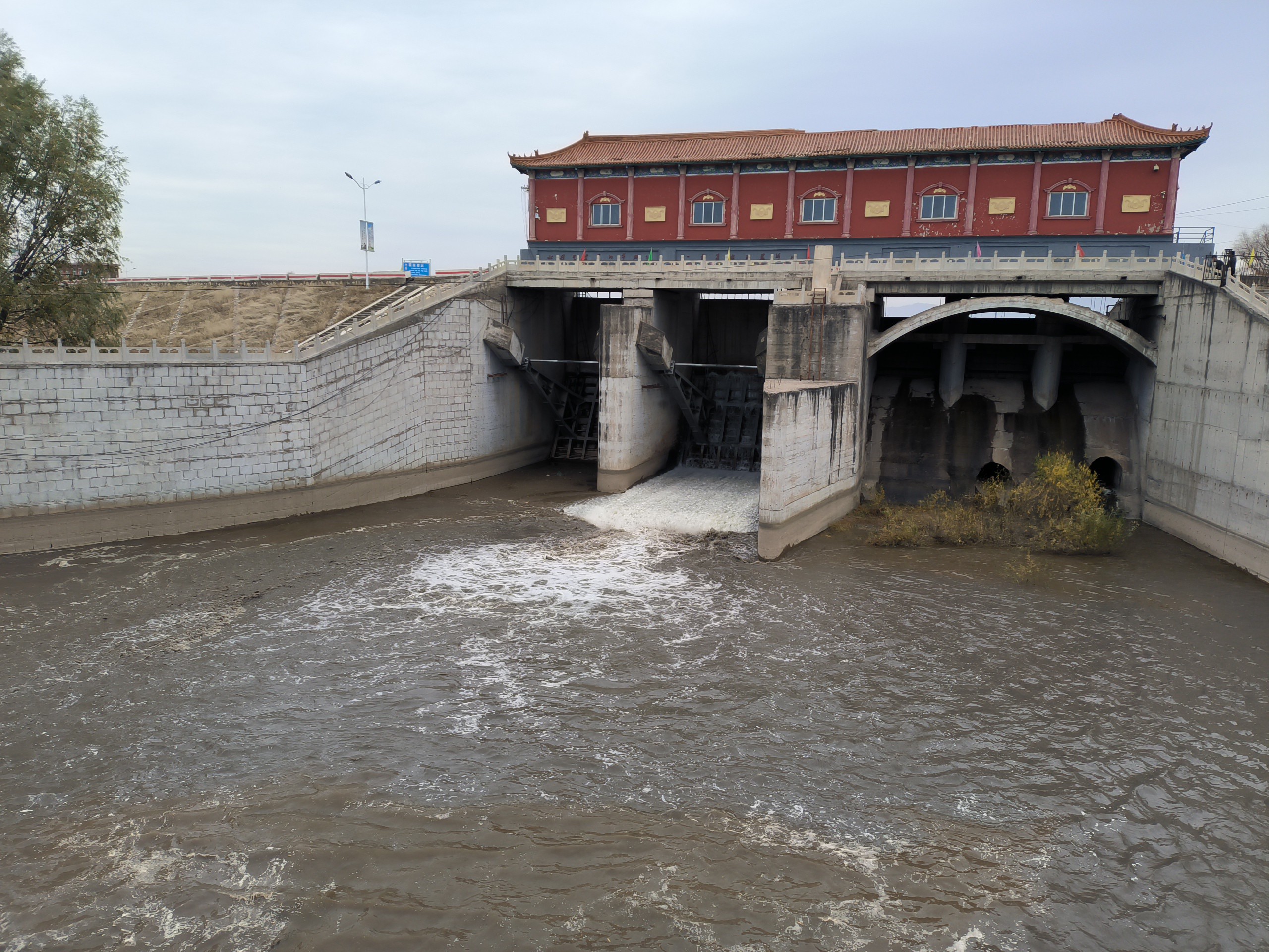 朔州分公司 | 镇子梁水库供水特许经营项目秋季灌溉工作圆满实现