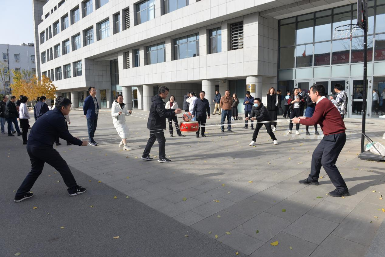 公司工会进杏装一路趣活动”主题趣味活动