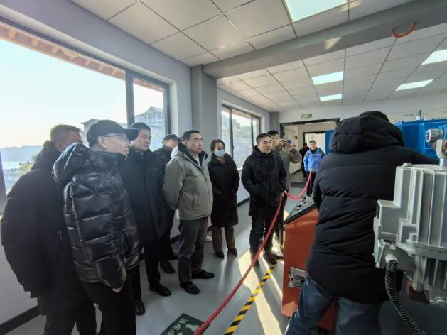 北京运营公司 | 韦德官方网站珠窝、落坡岭水库水毁建复工程项目部调查储能式启关机应急操作器