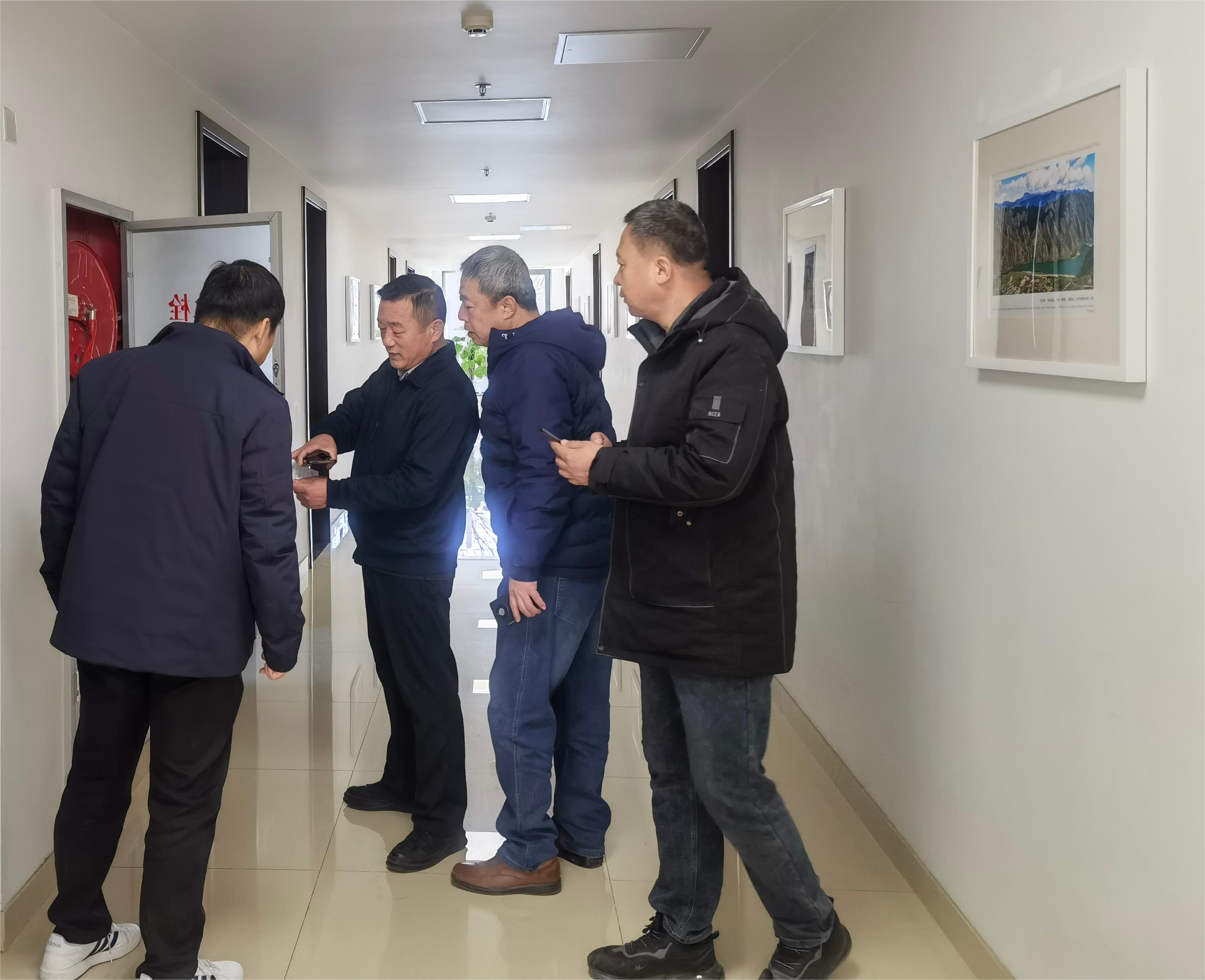 ��˾�ܲ���չ��ǰ��ȫ�鳭