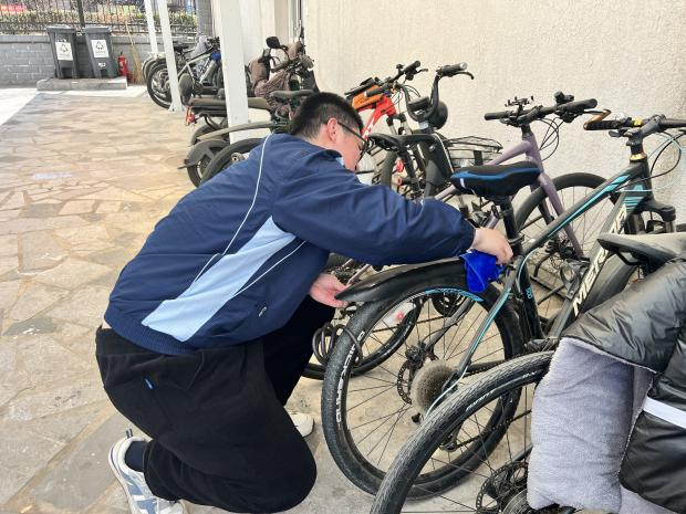 ��˾�������������չѧ�׷���Ը����