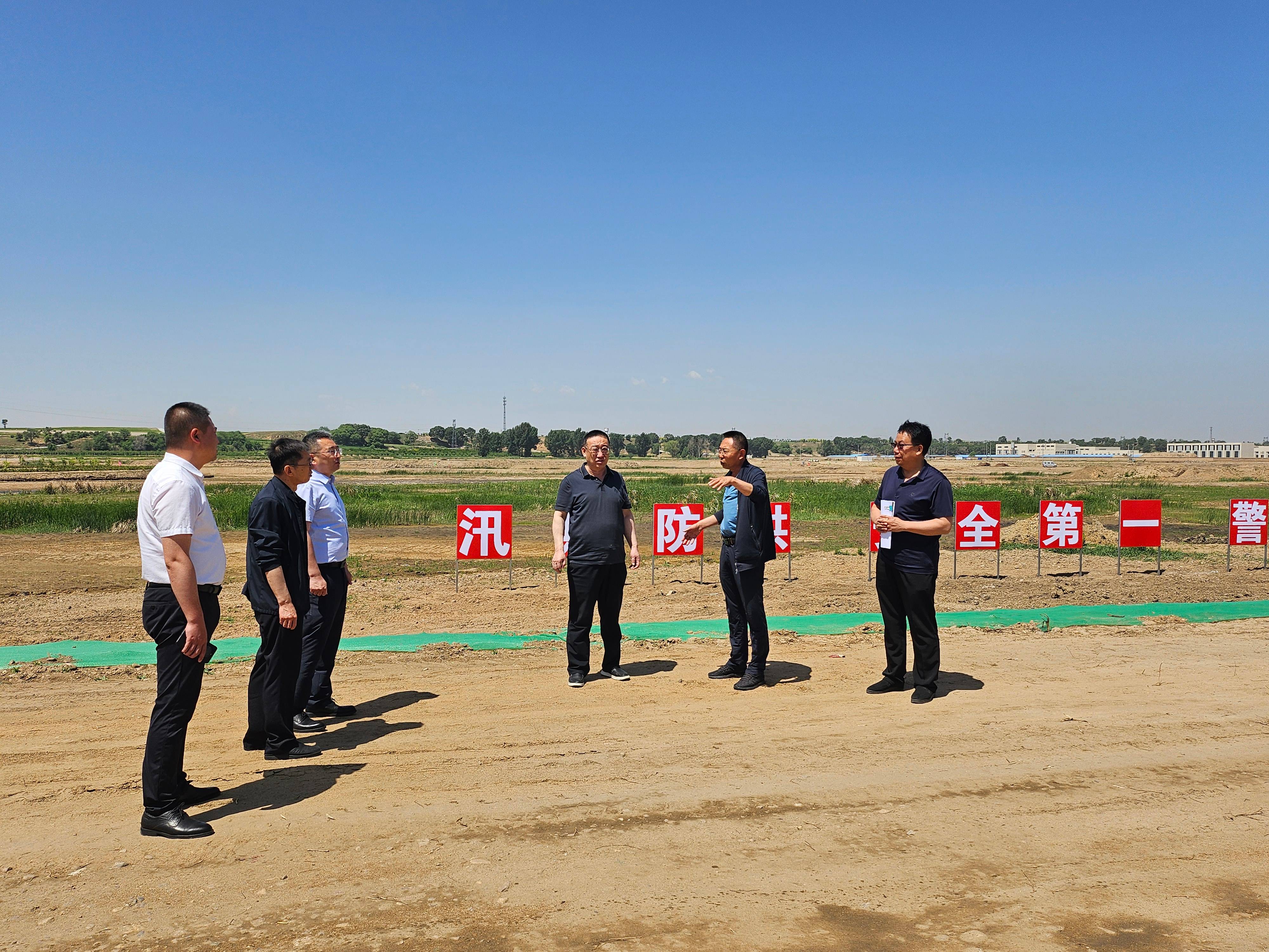 包头分公司 | 包头市生态环境局局长赫瑞查抄督导御河下游生态建复工程