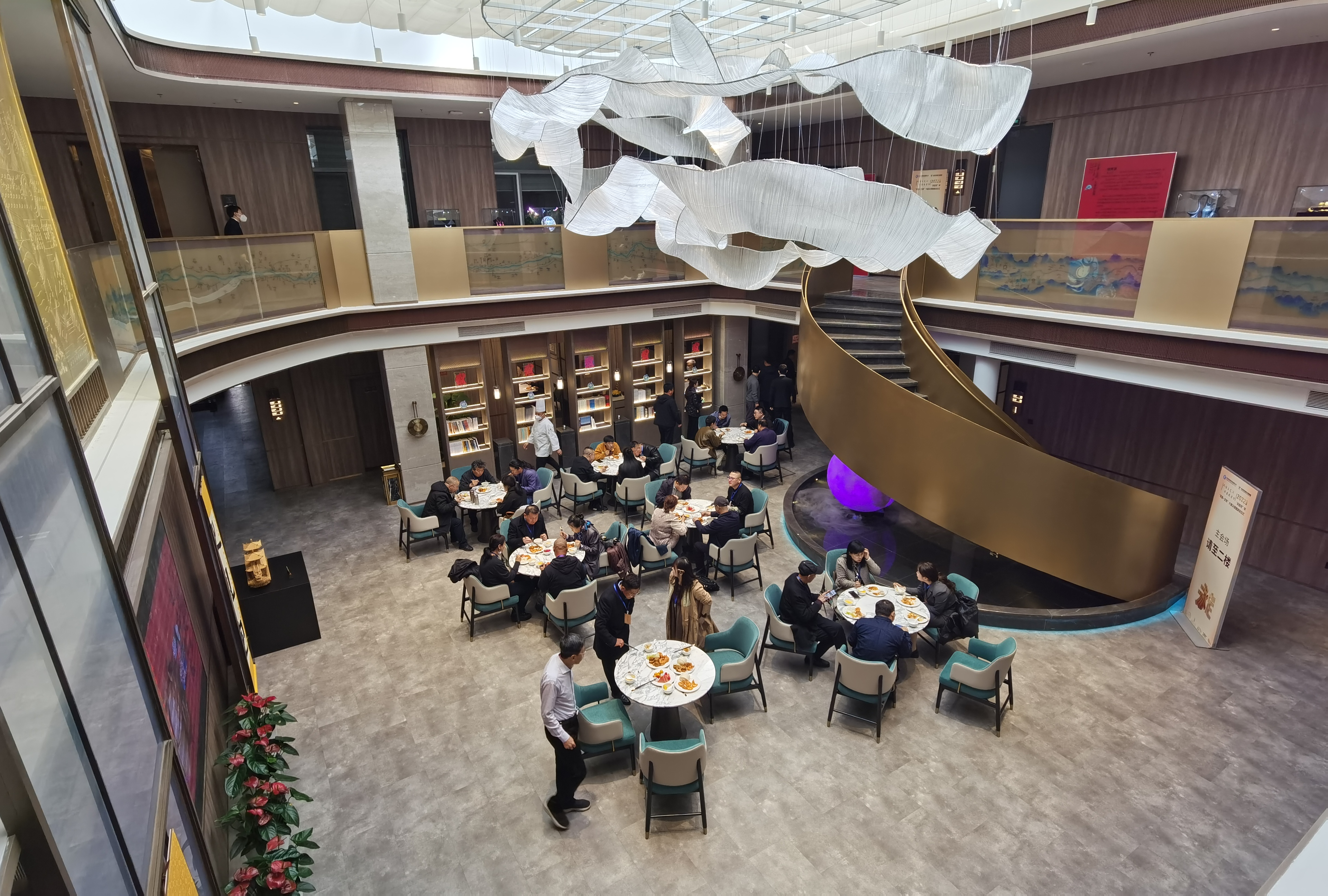 �׽�Τ�¹ٷ���վ�����Ĵ�չ������ɽˮ���콢������